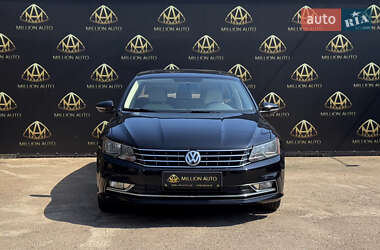 Седан Volkswagen Passat 2017 в Киеве