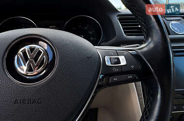Седан Volkswagen Passat 2017 в Киеве