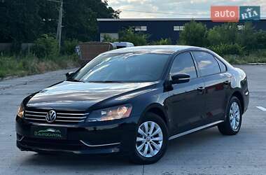 Седан Volkswagen Passat 2013 в Києві