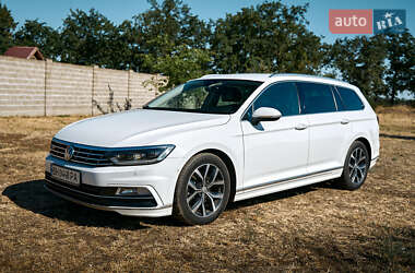 Універсал Volkswagen Passat 2017 в Одесі