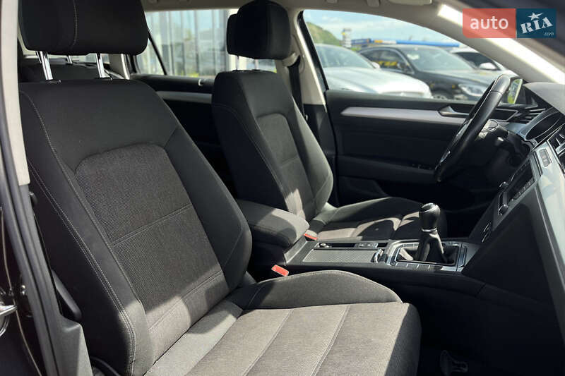 Универсал Volkswagen Passat 2015 в Мукачево