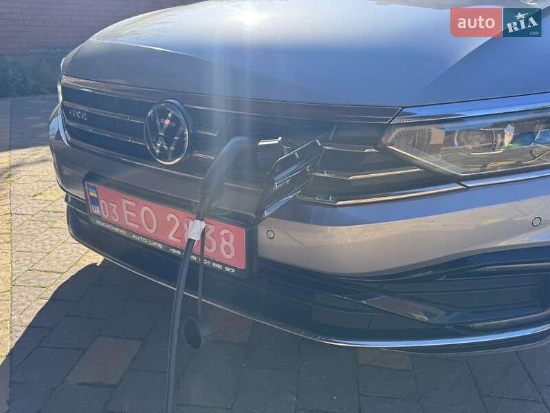 Универсал Volkswagen Passat 2021 в Иршаве