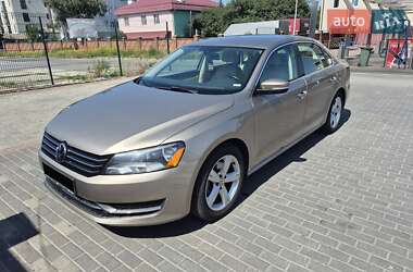 Седан Volkswagen Passat 2014 в Ровно