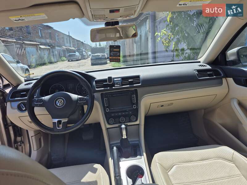 Седан Volkswagen Passat 2014 в Рівному