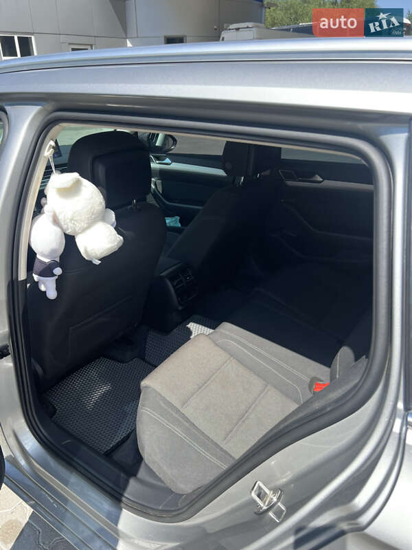 Універсал Volkswagen Passat 2016 в Яремчі