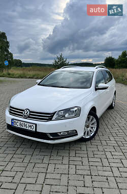 Універсал Volkswagen Passat 2011 в Дрогобичі