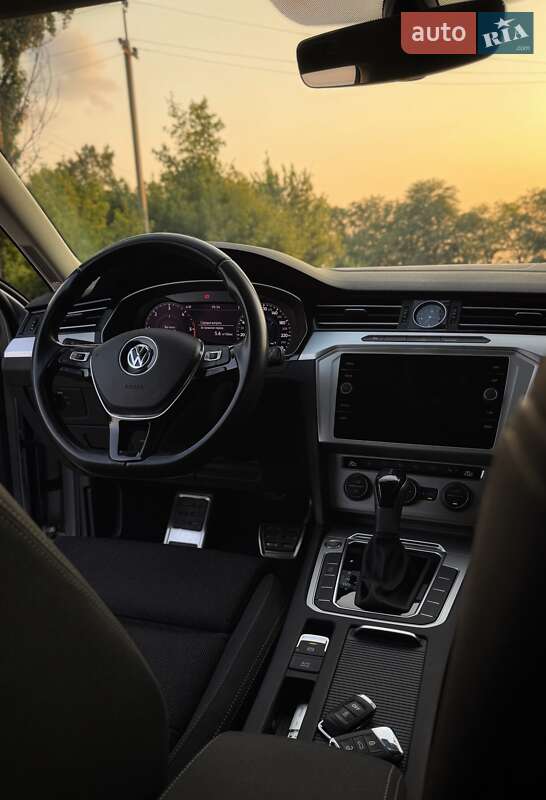 Універсал Volkswagen Passat 2019 в Дніпрі