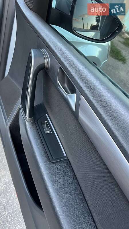 Универсал Volkswagen Passat 2013 в Павлограде