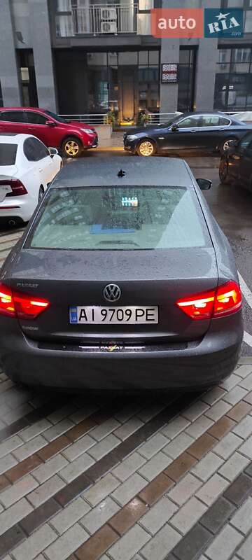 Седан Volkswagen Passat 2013 в Киеве