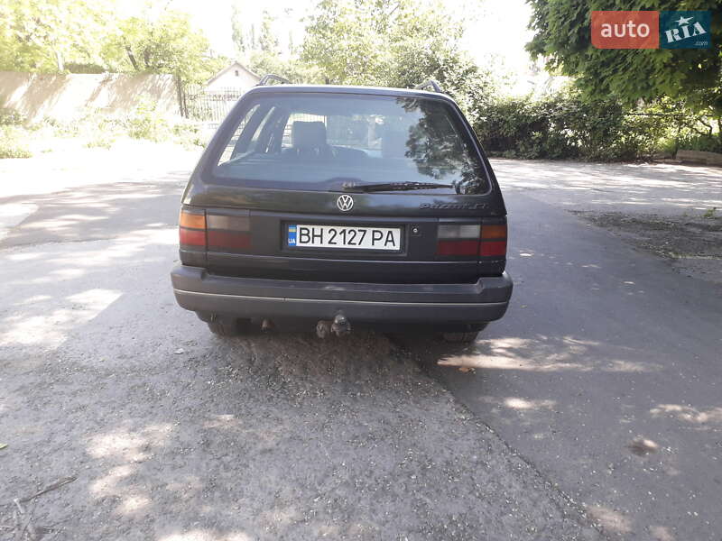 Универсал Volkswagen Passat 1991 в Одессе
