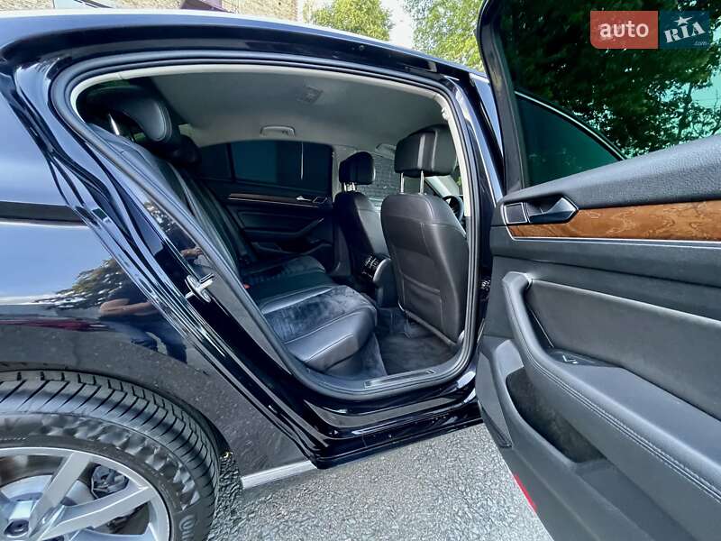 Седан Volkswagen Passat 2015 в Киеве