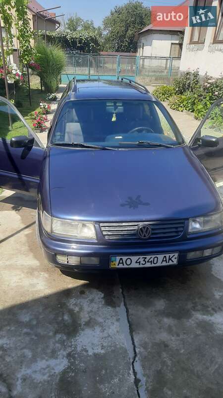 Універсал Volkswagen Passat 1994 в Виноградові