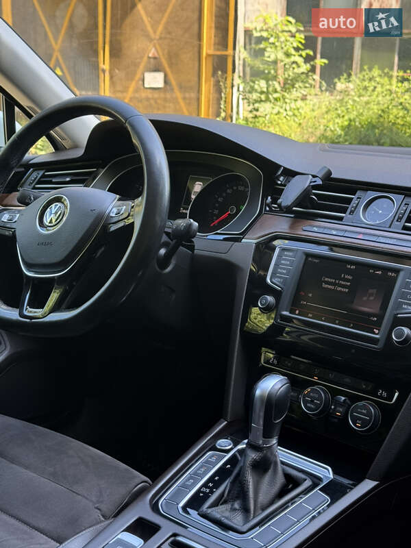 Седан Volkswagen Passat 2015 в Хмельницком