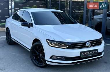 Седан Volkswagen Passat 2016 в Киеве