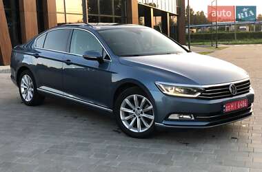 Седан Volkswagen Passat 2016 в Луцке