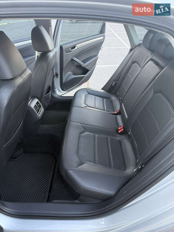 Седан Volkswagen Passat 2014 в Славянске фото 13 Седан Volkswagen Passat 2014 в Славянске