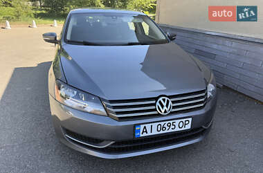 Седан Volkswagen Passat 2012 в Києві