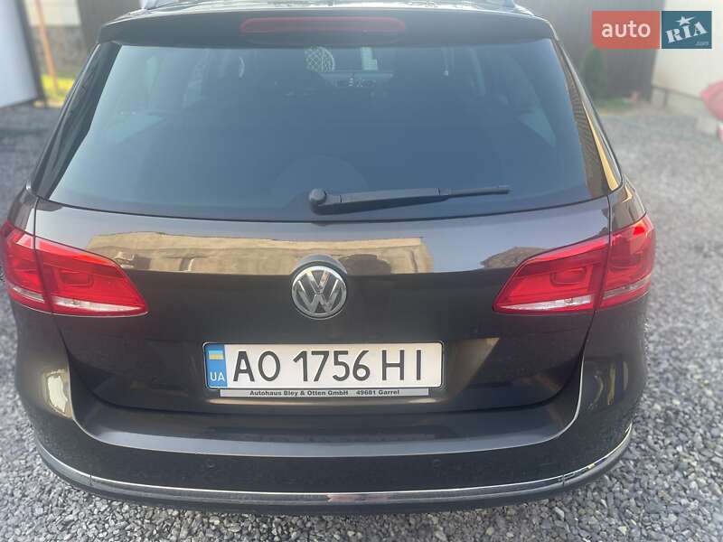 Универсал Volkswagen Passat 2012 в Ужгороде