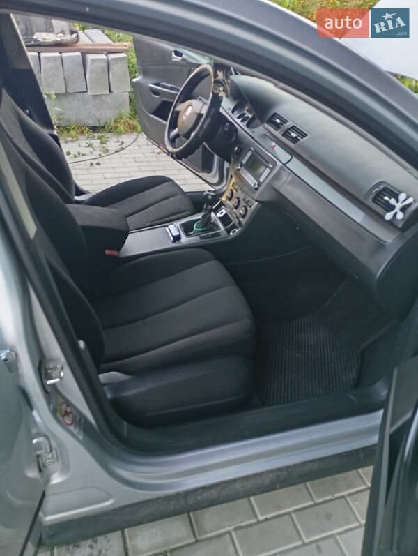 Универсал Volkswagen Passat 2007 в Старом Самборе