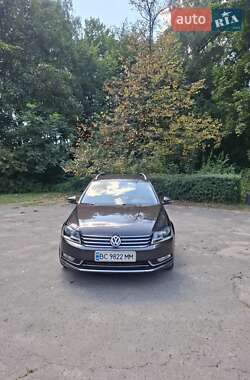 Універсал Volkswagen Passat 2011 в Львові