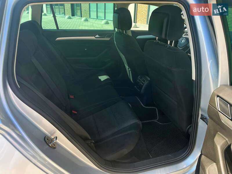 Універсал Volkswagen Passat 2014 в Тернополі