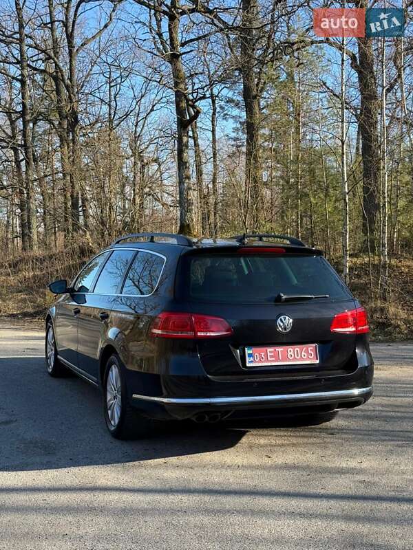 Універсал Volkswagen Passat 2012 в Житомирі