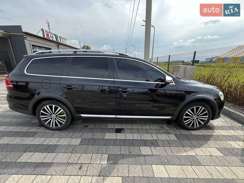 Універсал Volkswagen Passat 2012 в Львові