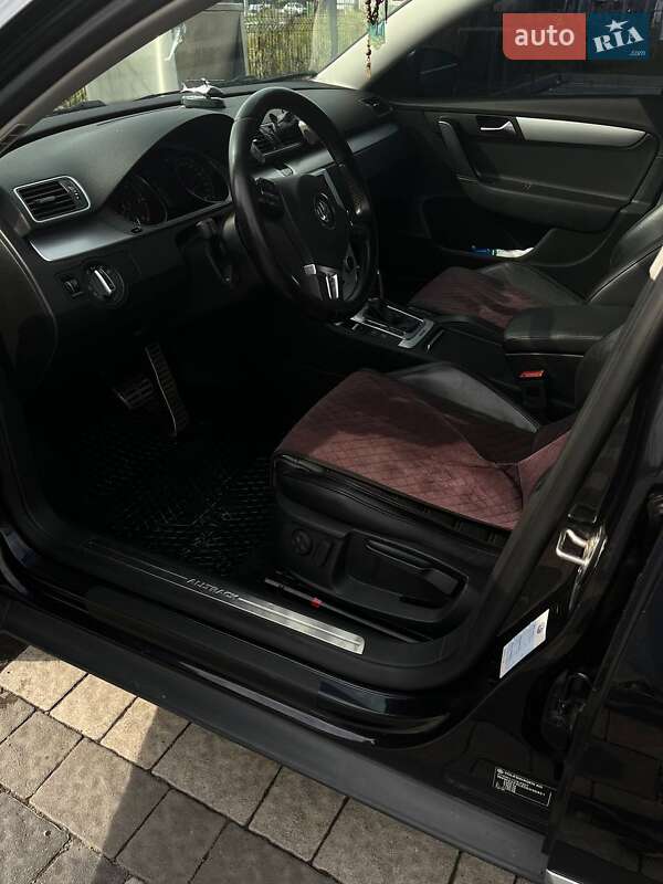 Універсал Volkswagen Passat 2012 в Львові