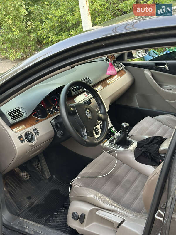 Седан Volkswagen Passat 2006 в Слов'янську
