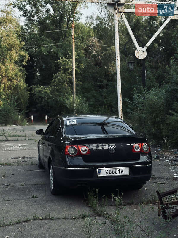 Седан Volkswagen Passat 2006 в Слов'янську