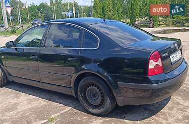 Седан Volkswagen Passat 2001 в 