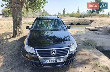 Универсал Volkswagen Passat 2005 в Снигиревке