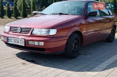Седан Volkswagen Passat 1995 в Дрогобичі