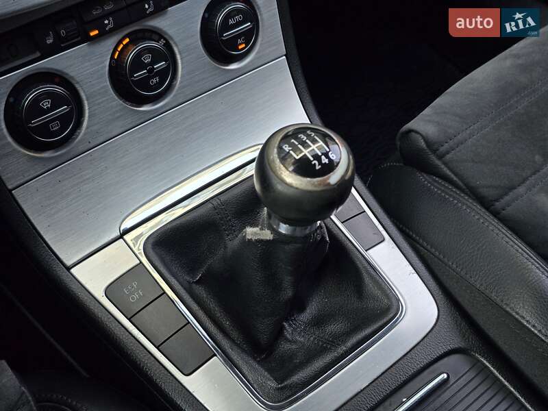 Седан Volkswagen Passat 2008 в Хмельницком