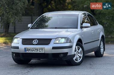 Седан Volkswagen Passat 2003 в Звягеле