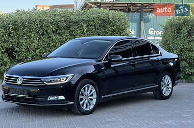 Седан Volkswagen Passat 2019 в Виннице