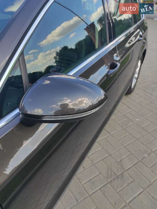 Універсал Volkswagen Passat 2015 в Житомирі