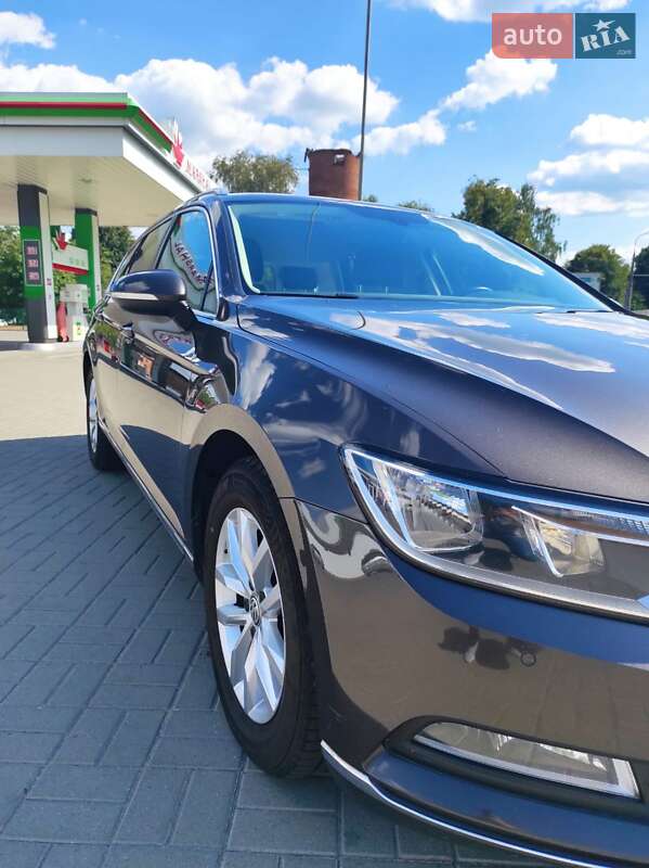 Універсал Volkswagen Passat 2015 в Житомирі