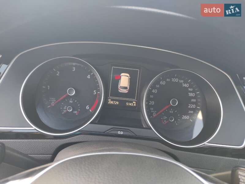 Універсал Volkswagen Passat 2015 в Житомирі