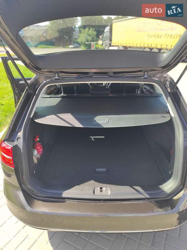 Універсал Volkswagen Passat 2015 в Житомирі