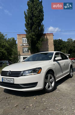 Седан Volkswagen Passat 2013 в Києві