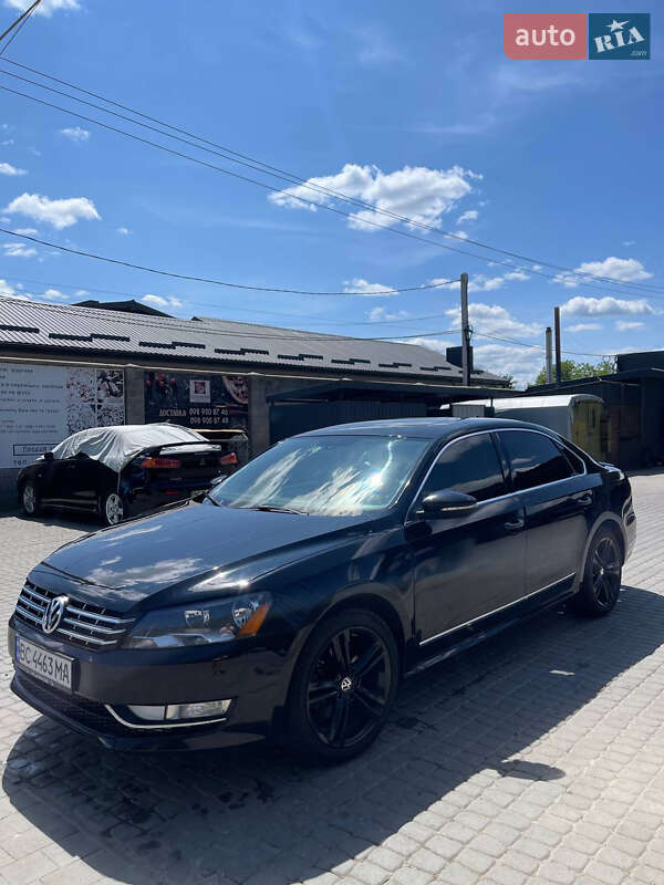 Седан Volkswagen Passat 2012 в Львове