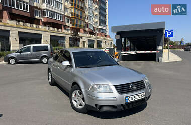 Седан Volkswagen Passat 2004 в Умани