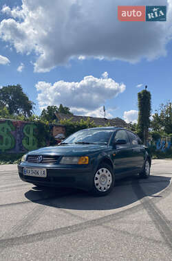 Седан Volkswagen Passat 1997 в Богодухіву