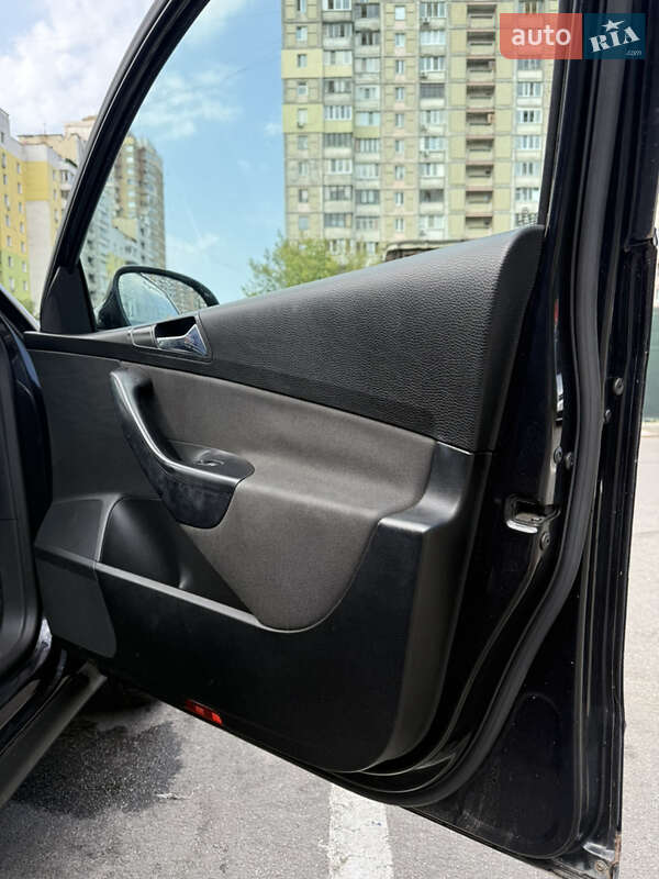 Универсал Volkswagen Passat 2005 в Киеве фото 22 Универсал Volkswagen Passat 2005 в Киеве