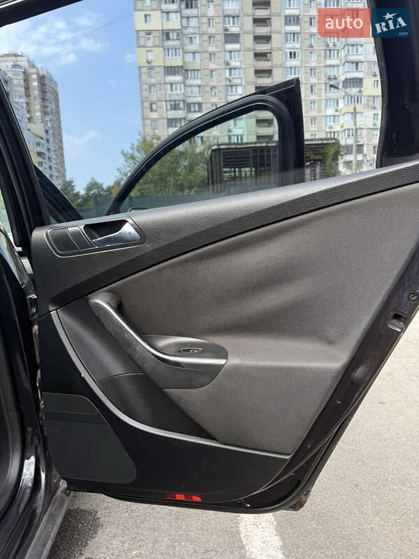 Универсал Volkswagen Passat 2005 в Киеве фото 27 Универсал Volkswagen Passat 2005 в Киеве
