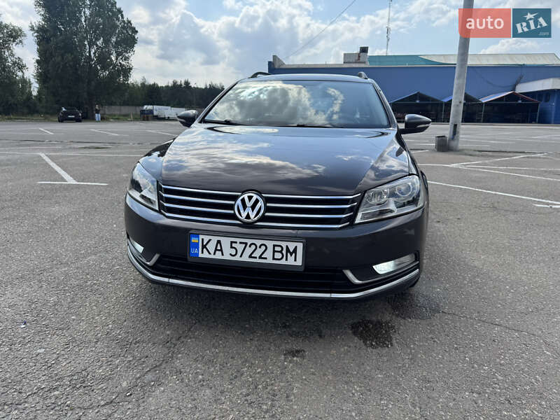 Універсал Volkswagen Passat 2011 в Києві