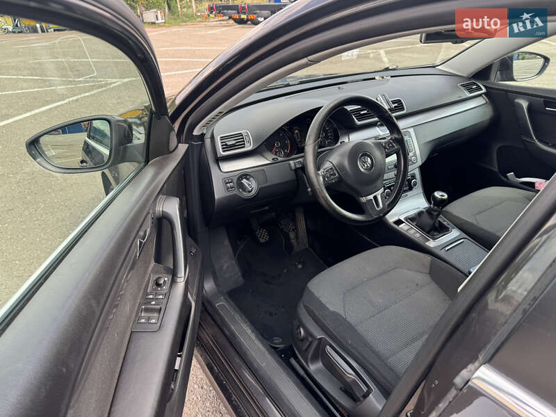 Універсал Volkswagen Passat 2011 в Києві