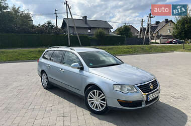 Універсал Volkswagen Passat 2005 в Бартатові