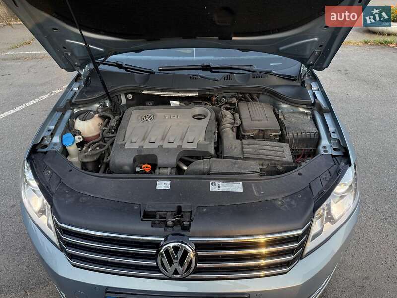 Универсал Volkswagen Passat 2012 в Днепре